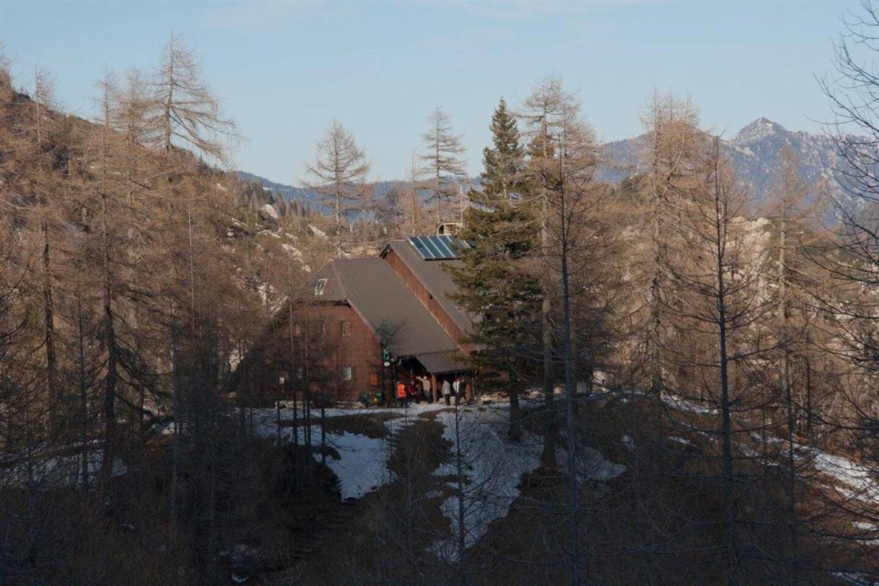 Erjavceva Mountain Hut At Vrsic Pass Hotel Кранска гора Екстериор снимка