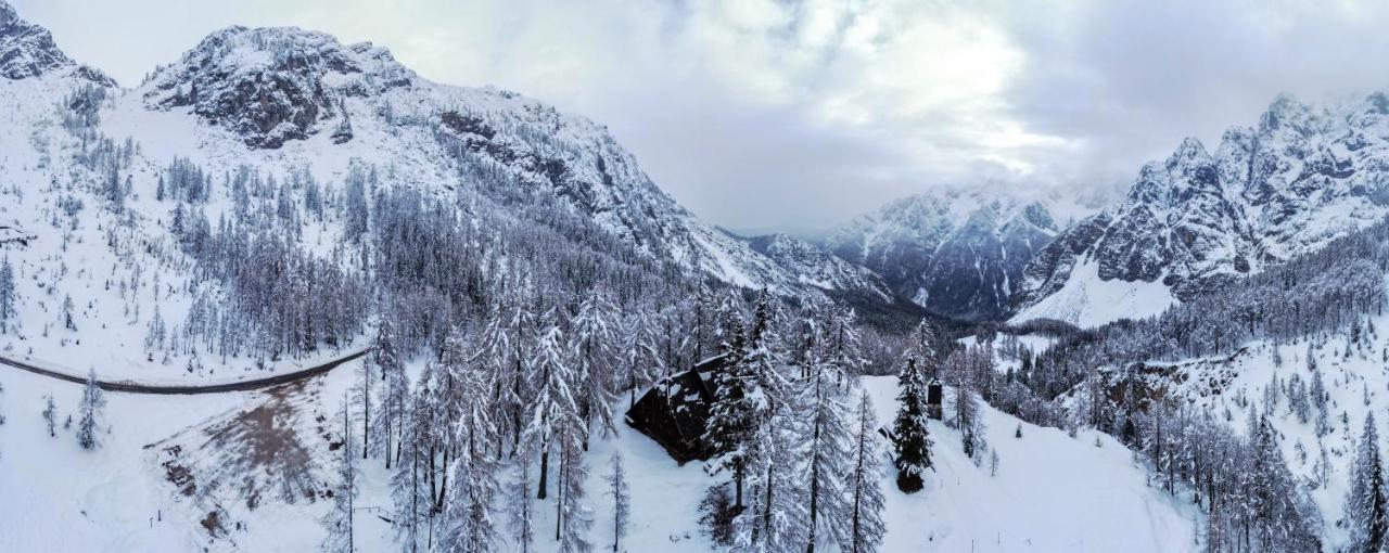 Erjavceva Mountain Hut At Vrsic Pass Hotel Кранска гора Екстериор снимка