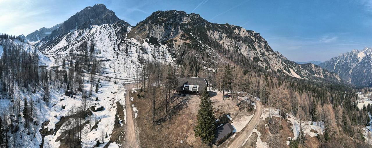 Erjavceva Mountain Hut At Vrsic Pass Hotel Кранска гора Екстериор снимка