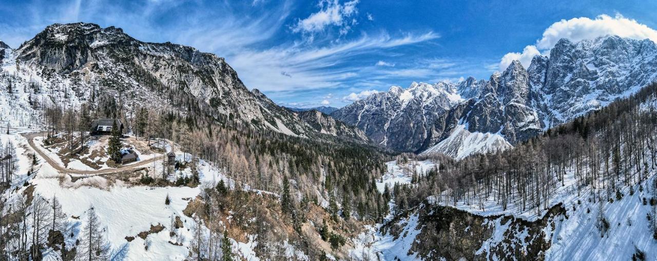 Erjavceva Mountain Hut At Vrsic Pass Hotel Кранска гора Екстериор снимка