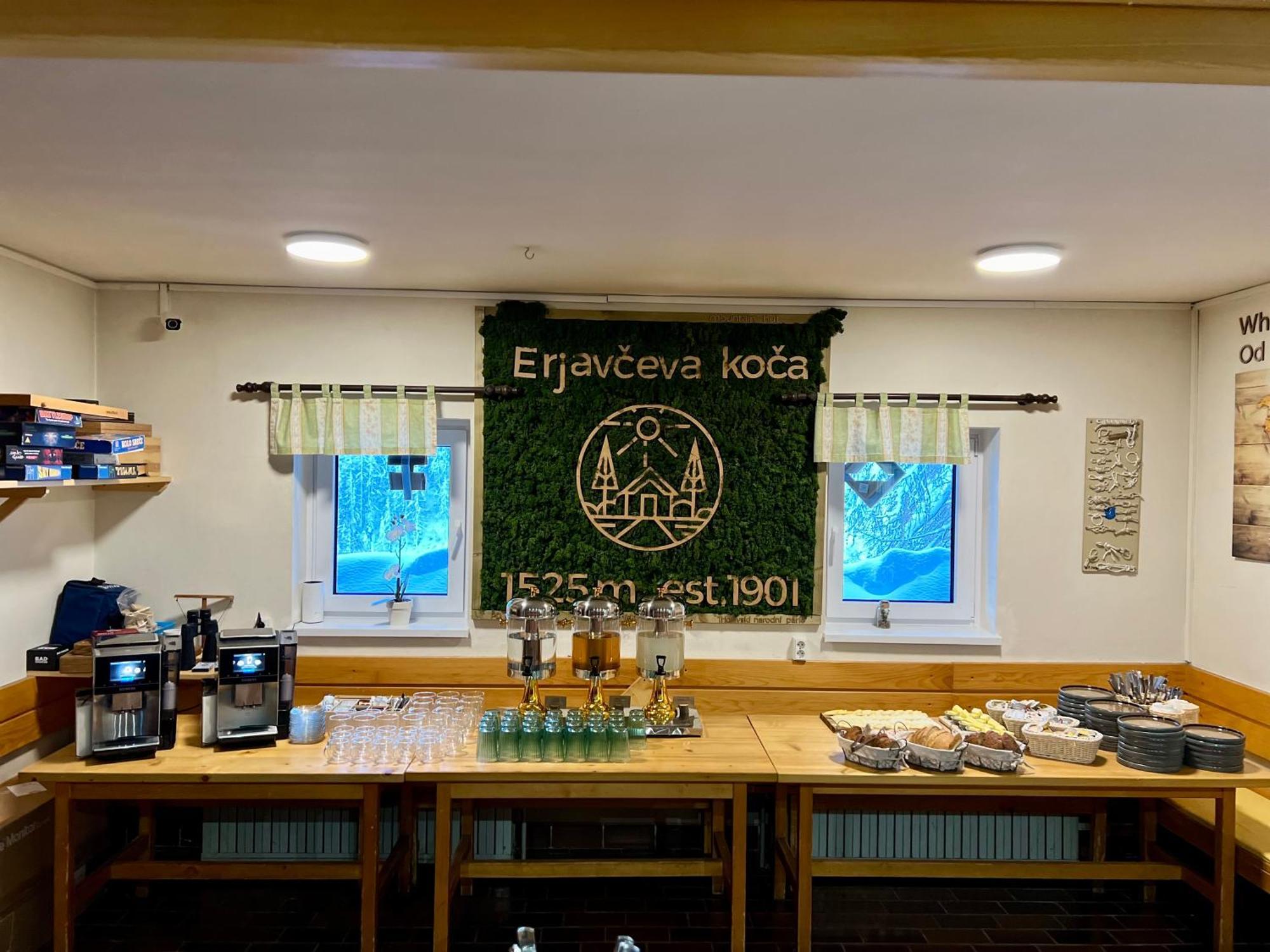 Erjavceva Mountain Hut At Vrsic Pass Hotel Кранска гора Екстериор снимка